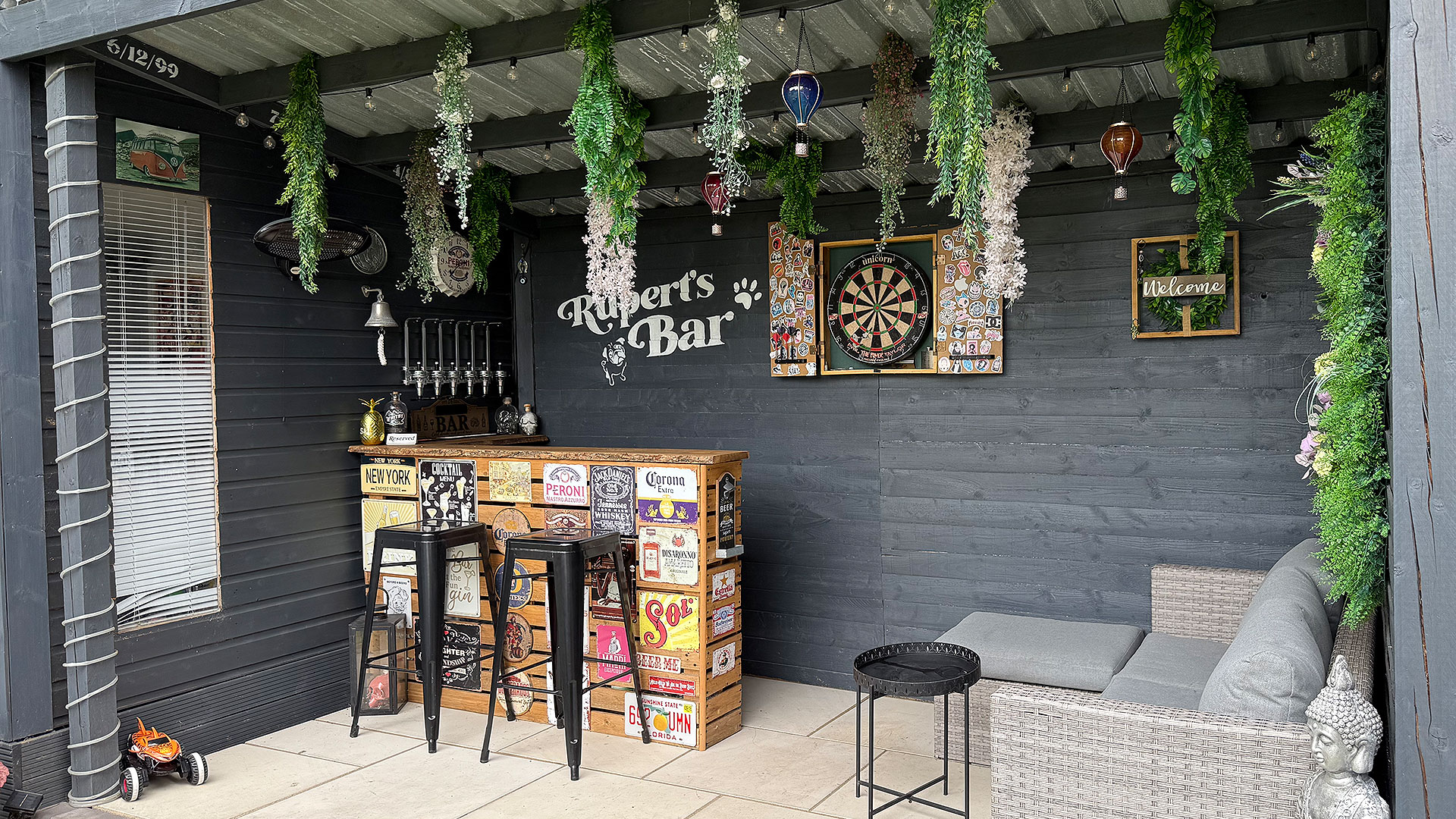 Create the perfect entertaining space with our custom-built summer houses and outdoor bars. Designed for year-round use, these stylish structures add both functionality and character to your garden. 